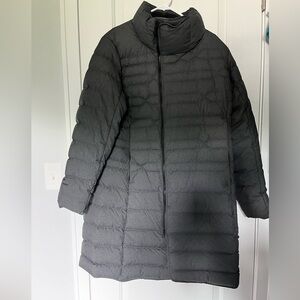 North Face parka, size XL. Like new.